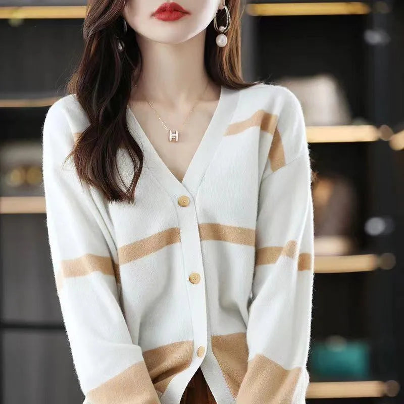 Striped women's cardigan with 3D pattern effect and V-neck in slim fit