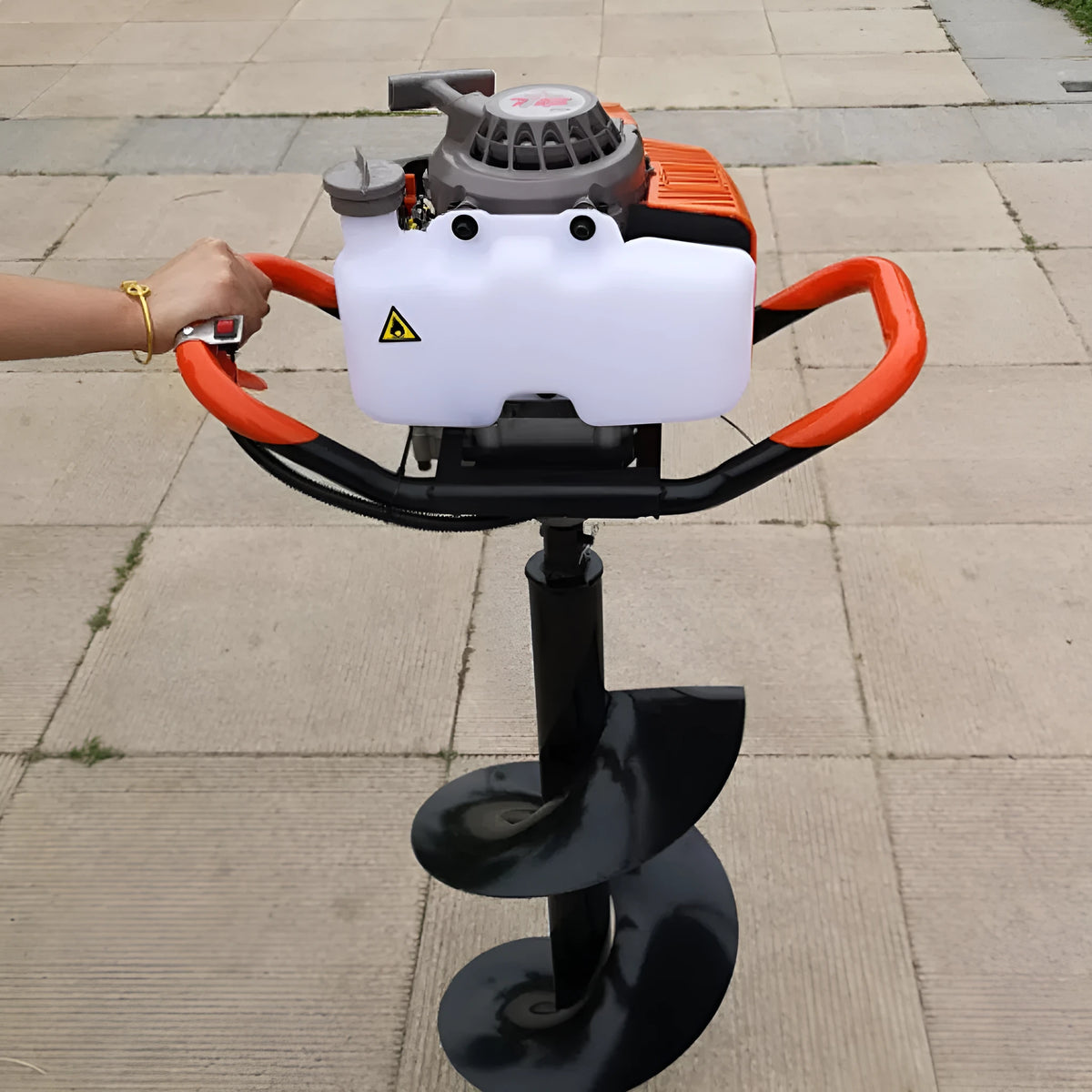 Portable single-person gasoline hole digger for fruit tree fertilization, supplied as one unit
