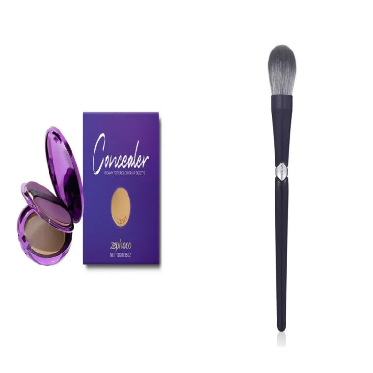 Efficient concealer plate with water and sweet almond oil formula in three shade options