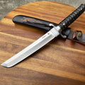 Wooden sheath knife with 62-degree knifepoint angle, keel integrated construction, and wooden sheath for outdoor use