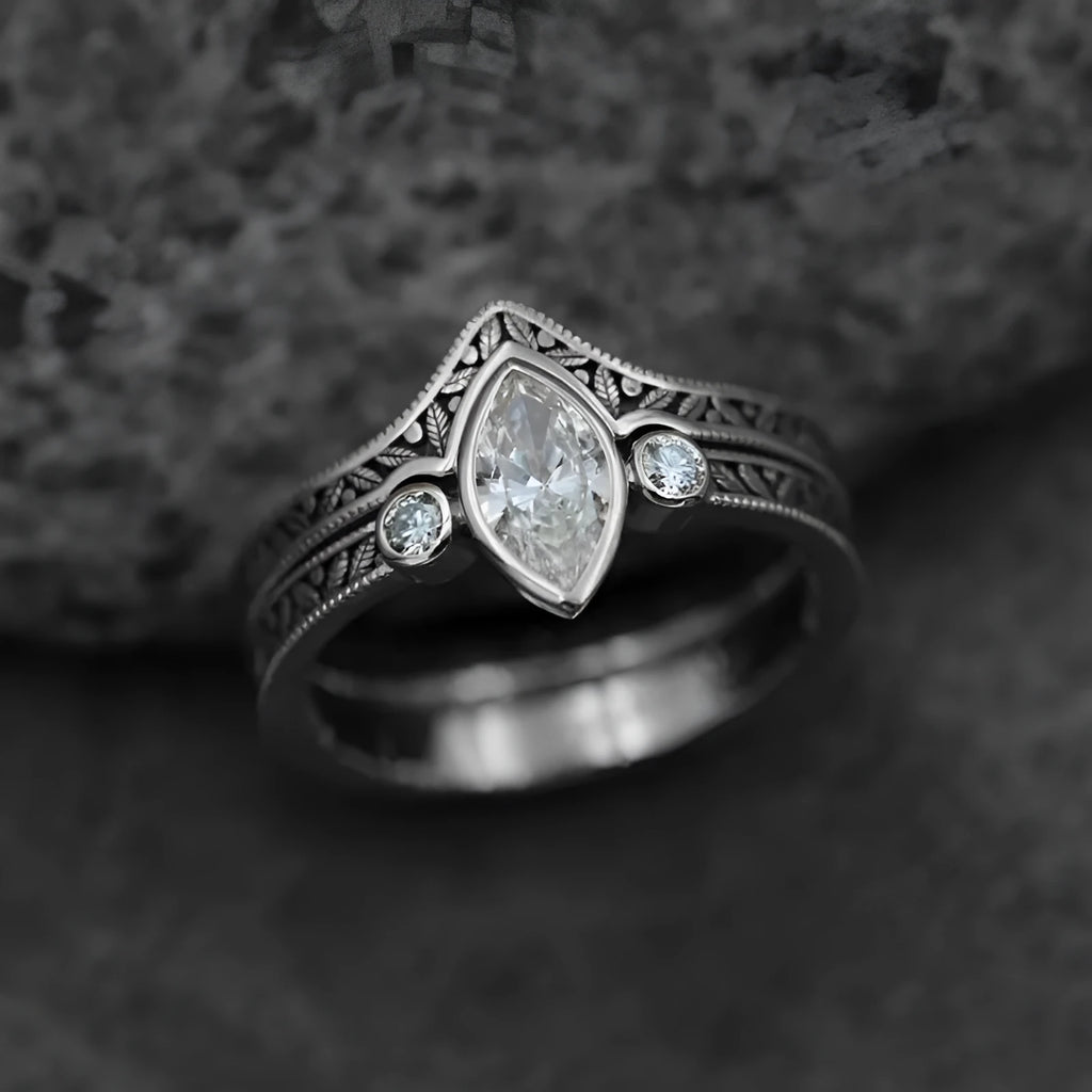 Women's antique silver geometric alloy ring, retro style, sizes 6 to 10