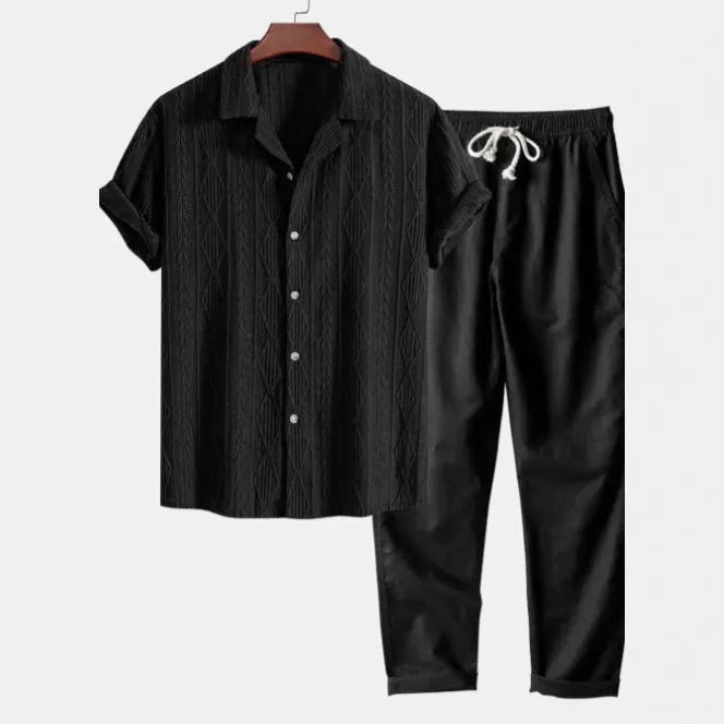 Short-sleeved camouflage print casual suit set with trousers, slim fit.