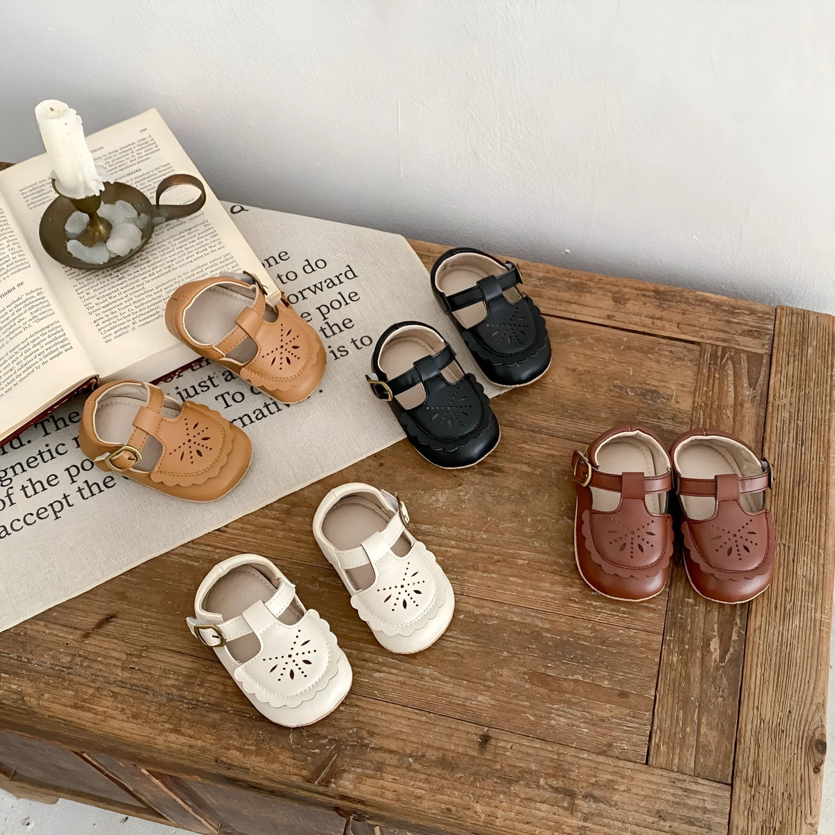 Girls' non-slip summer shoes with hollow out PU upper, rubber sole and buckle fastening, in black, khaki, beige or brown, sizes S to L.