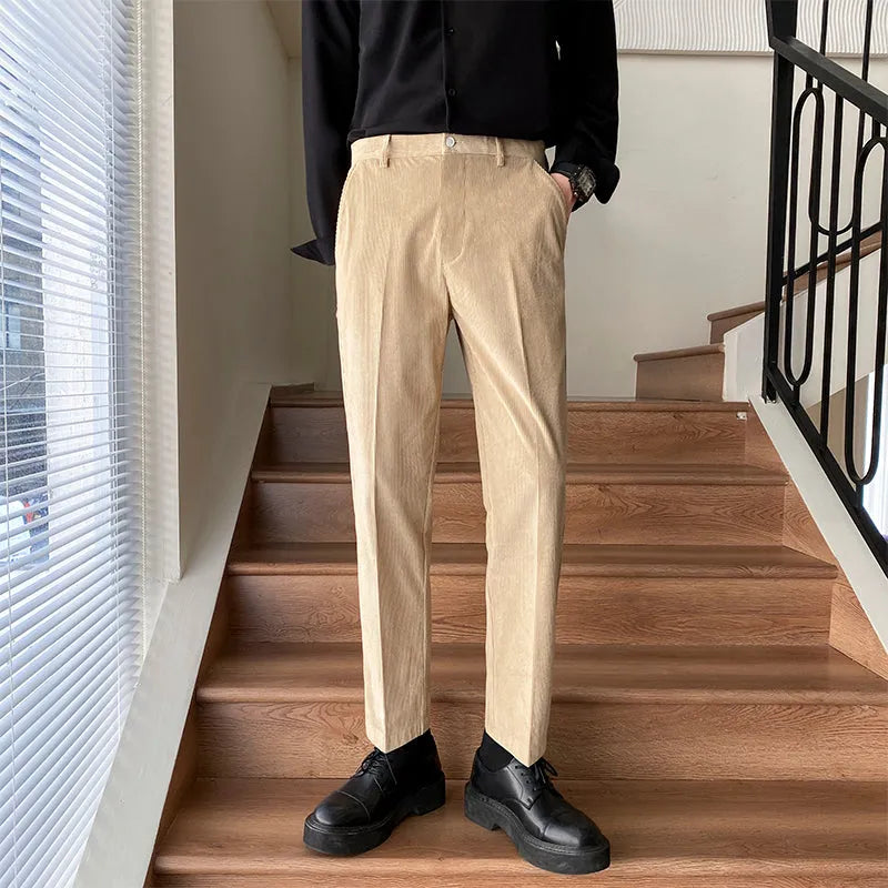 Non-ironing straight-leg wool-blend trousers in black for young men, mid-waist cropped style