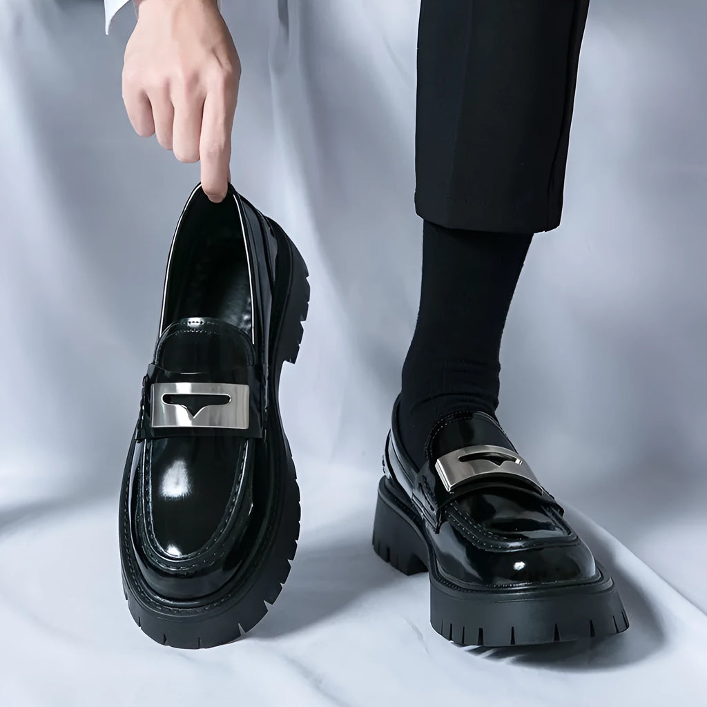 Men's glossy black PU leather loafers with low heel for summer wear