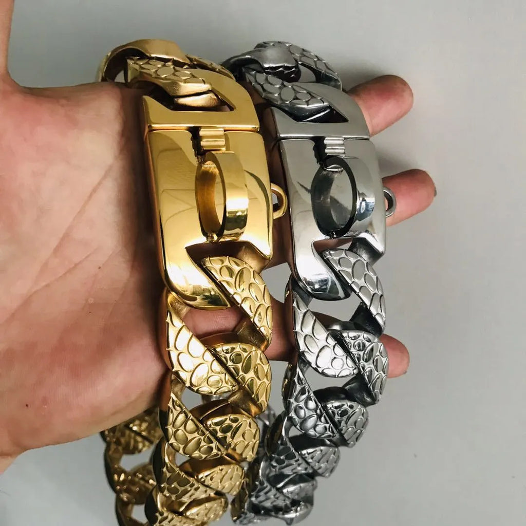 Stainless steel P chain dog chain with welded ring links in gold finish, 32mm width, size S to 3XL