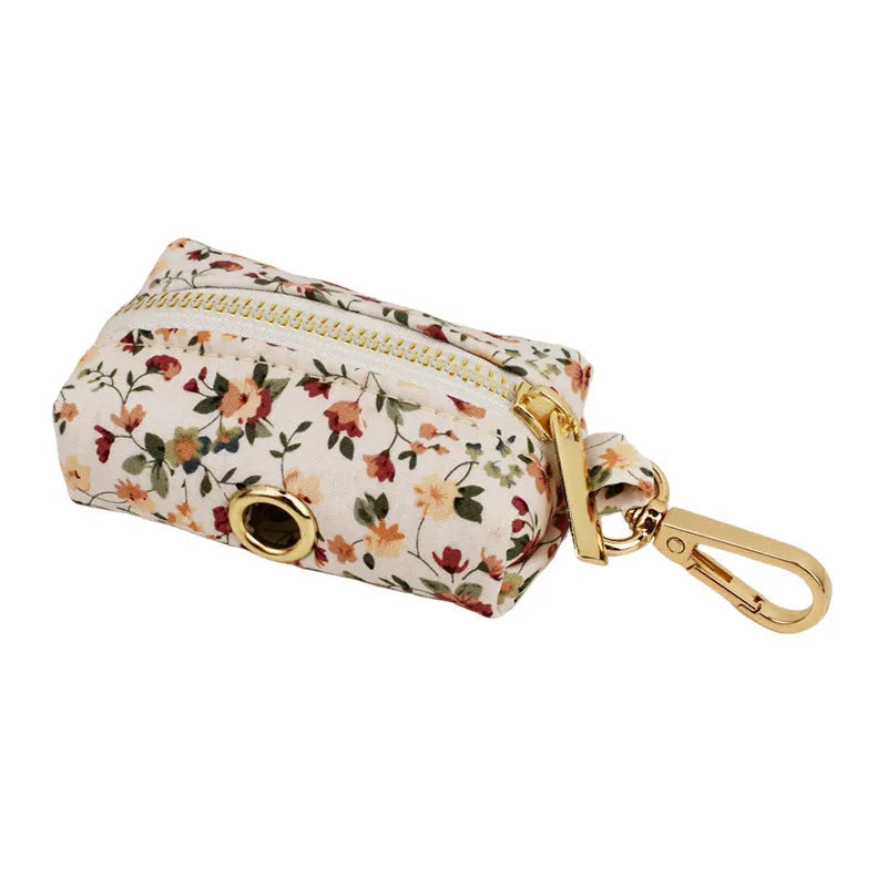 Small white flower pet dog collar suit set with bow decoration and matching accessories
