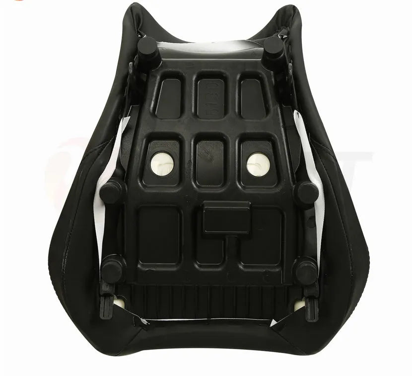 Suzuki GSXR1000 motorcycle with black PU leather seat covers installed on front and rear seats.