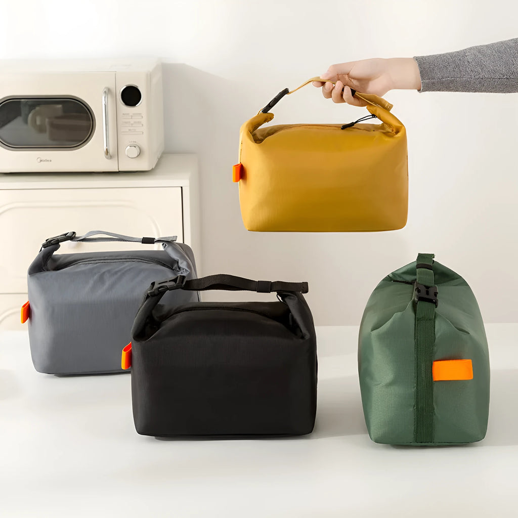 Japanese-style insulated lunch bag in Army Green colour with Oxford cloth material.