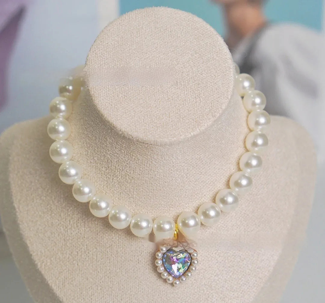 Decorative plastic alloy resin cat collar with pearl necklace design and love gem charm in selected colour