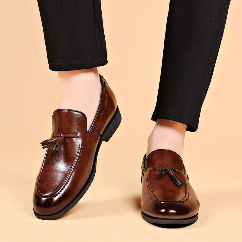 Men's low heel pointed toe leather shoes in black with patent finish and rubber sole
