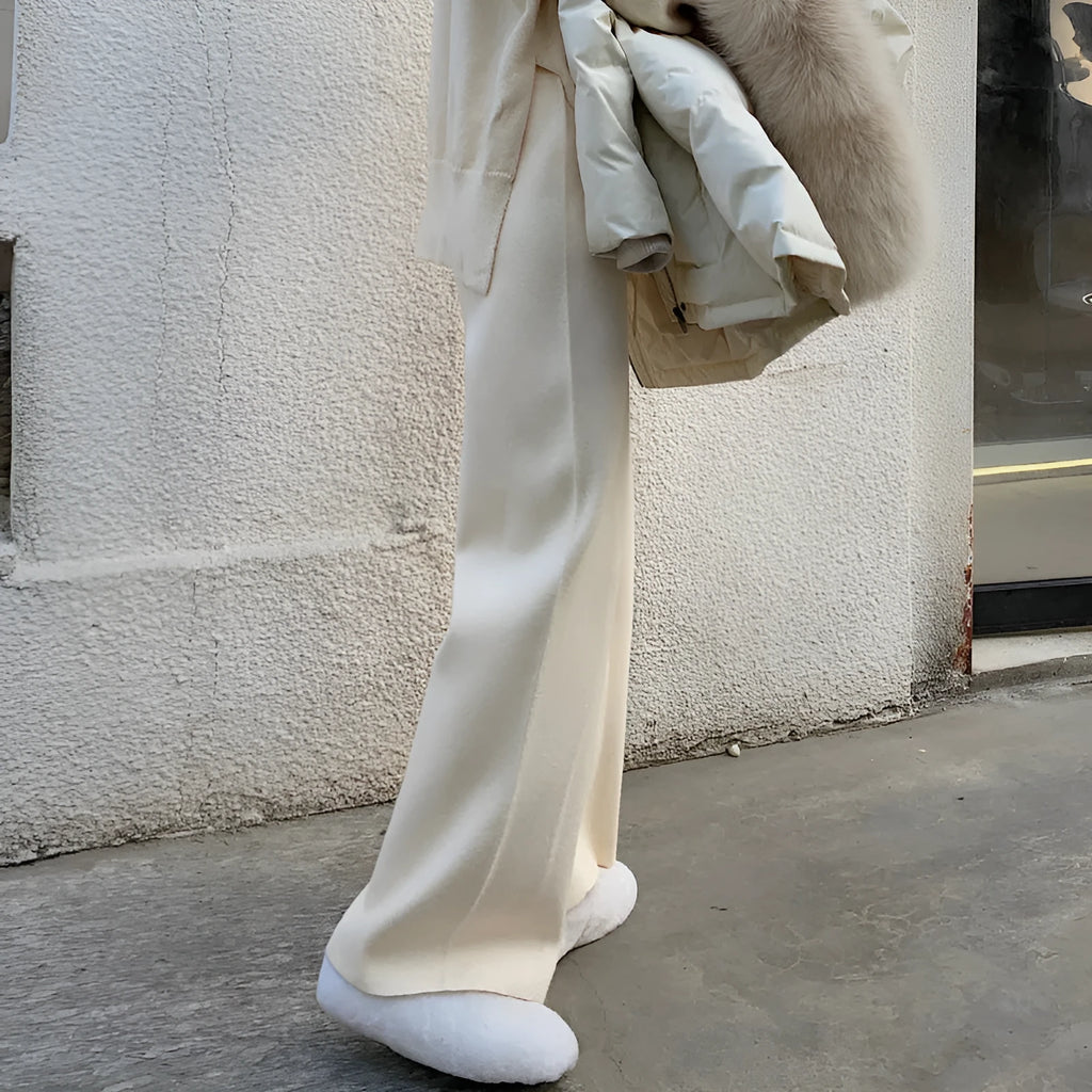 Women's thick knitted wide-leg trousers in high waist straight leg style for winter wear