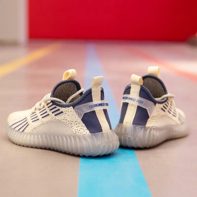 Men's white breathable flying fabric sports shoes with round toe and flat platform heel on a solid background.