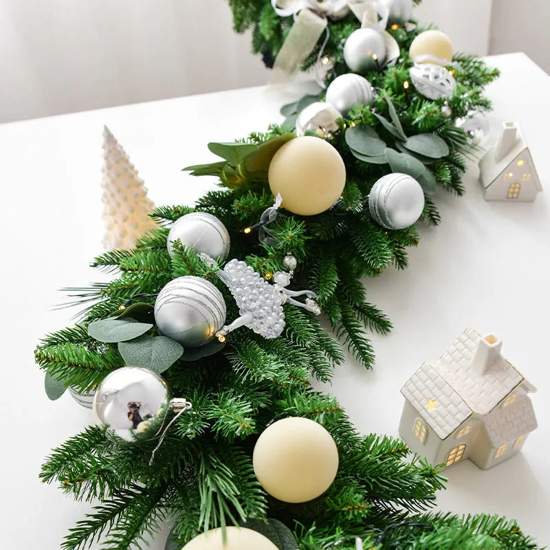 1.8m green and white PE leaf Christmas garland with lights in European style