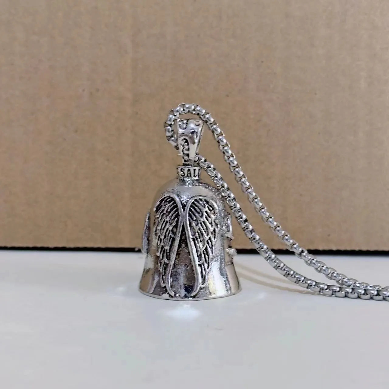 Angel white wings keychain and necklace set with electroplated alloy vintage feather design