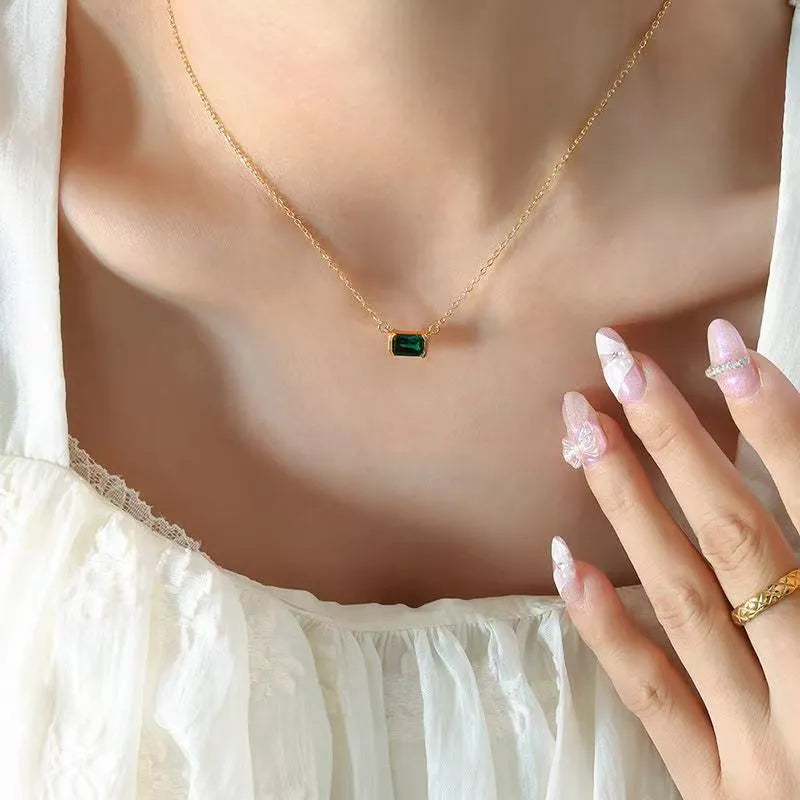 Gold geometric quadrilateral pendant necklace with lvzuan inlay on copper base