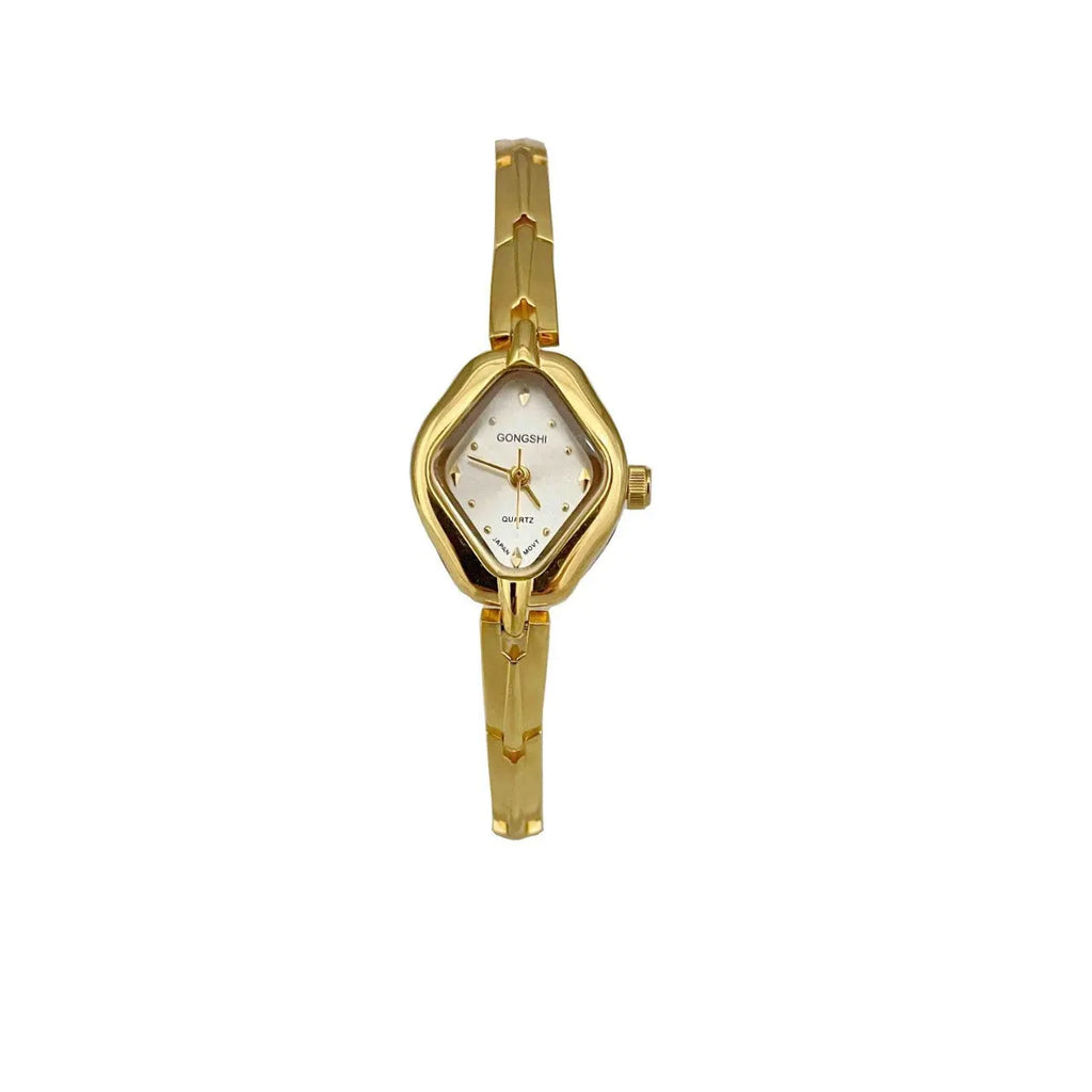 Women's gold or silver fashion bracelet watch with 18mm dial and chain strap.
