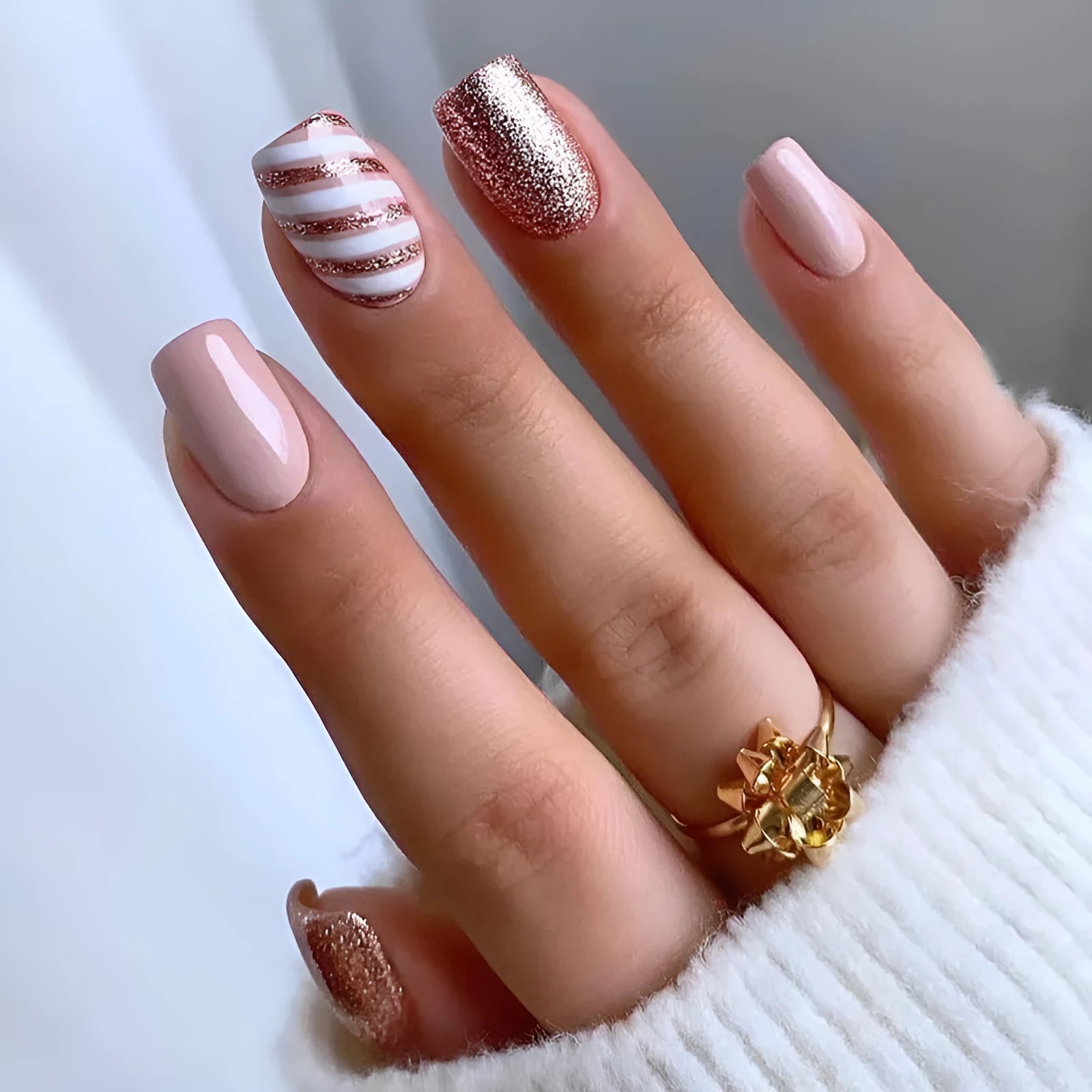 Flower pattern plastic nail art tips set with glue W928 for ladies mid-length wearable style