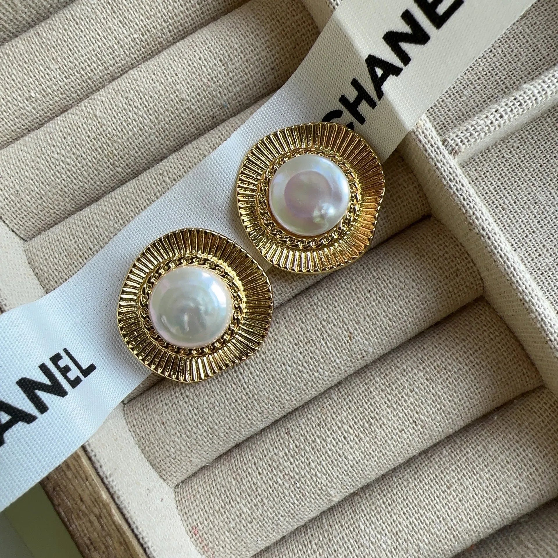 Gold round hoop earrings with French retro design for women