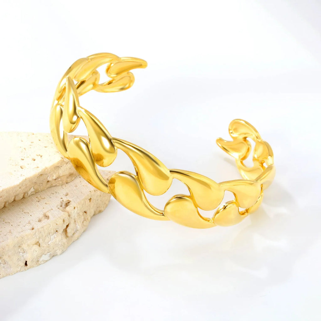 Stainless steel bracelet with advanced European design in three colour variations
