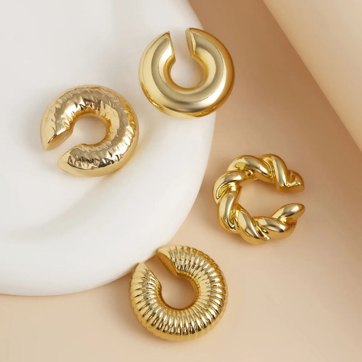 Geometric non-pierced ear clip set for women in gold and silver colours