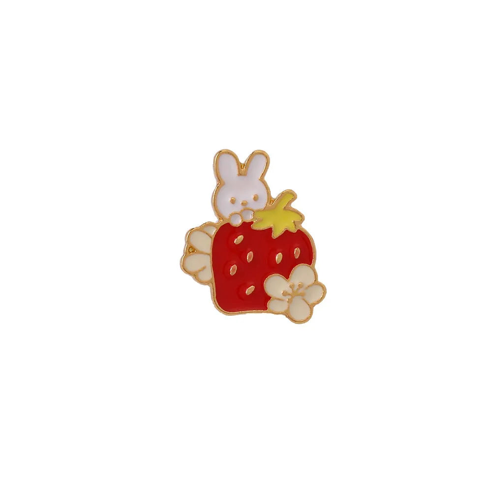 Cute cat strawberry metal brooch with dripping oil design in alloy construction