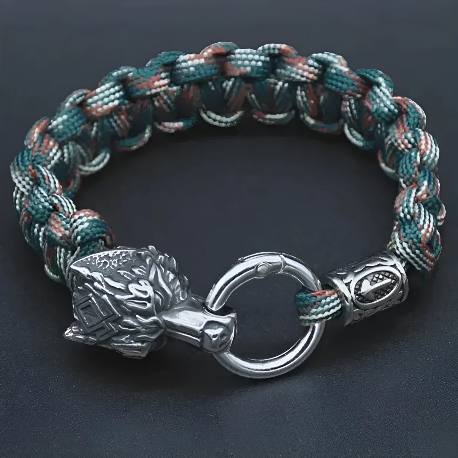 Stainless steel wolf head bracelet with engraved Luen character in camouflage colour
