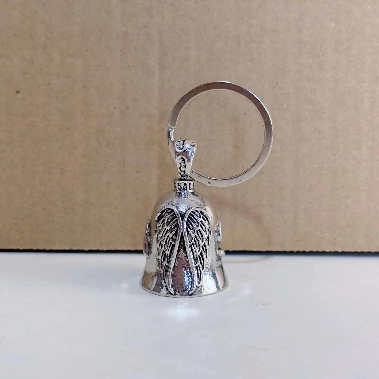 Vintage angel feather necklace and keychain set with white wings design in electroplated alloy