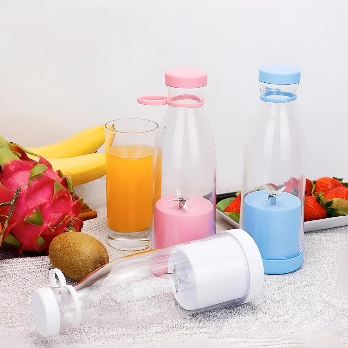 Electric USB wine bottle juicer cup with 6-leaf cutter head, PC food grade plastic liner, 400ml capacity, shown in white