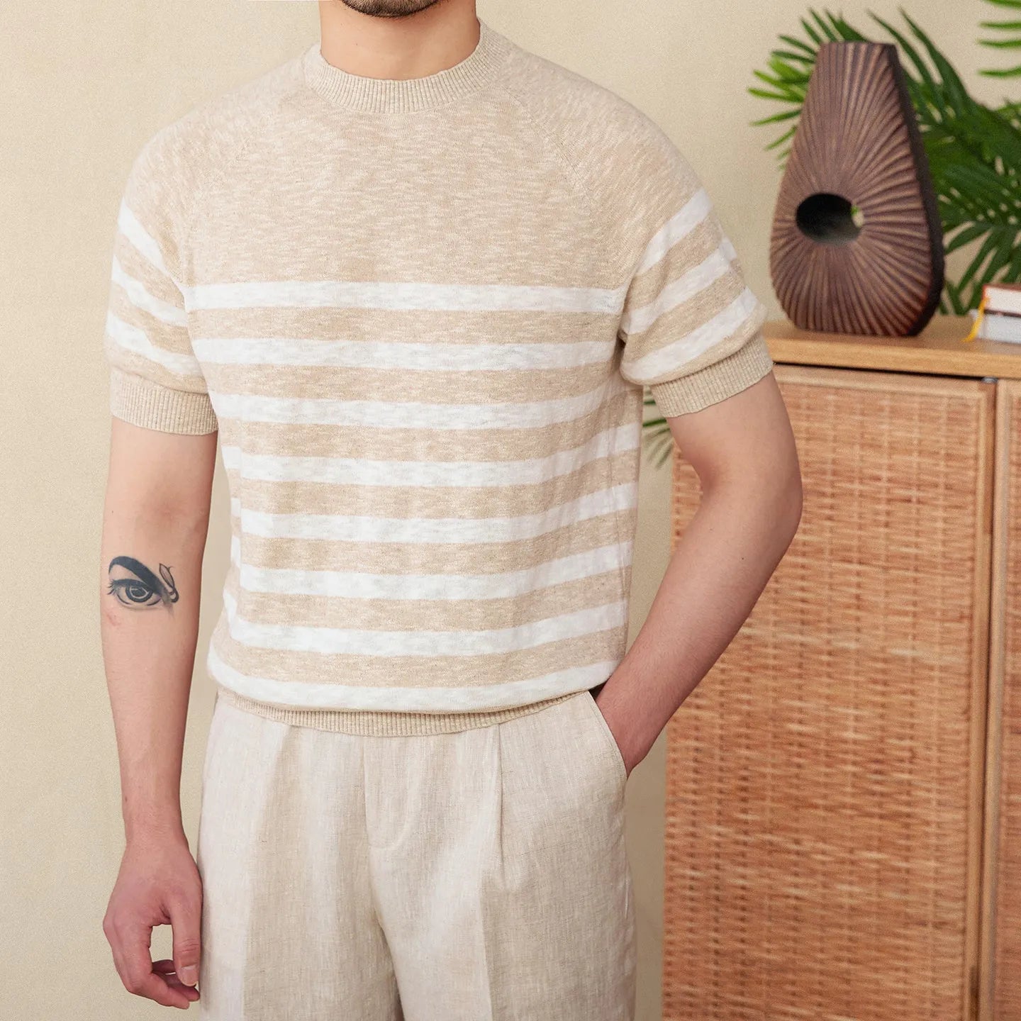 Cotton linen blend striped T-shirt in navy blue with short sleeves and round neck collar