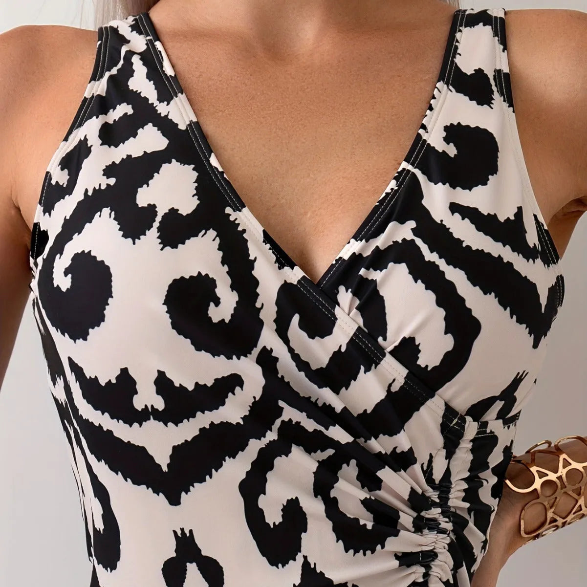 Backless one-piece women's swimsuit with mesh stitching in G103Z50 colour