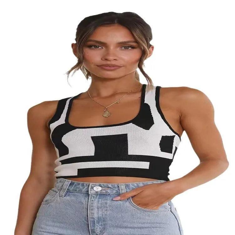 Women's slim fit U-neck camisole top in a street fashion style with an exposed navel design.