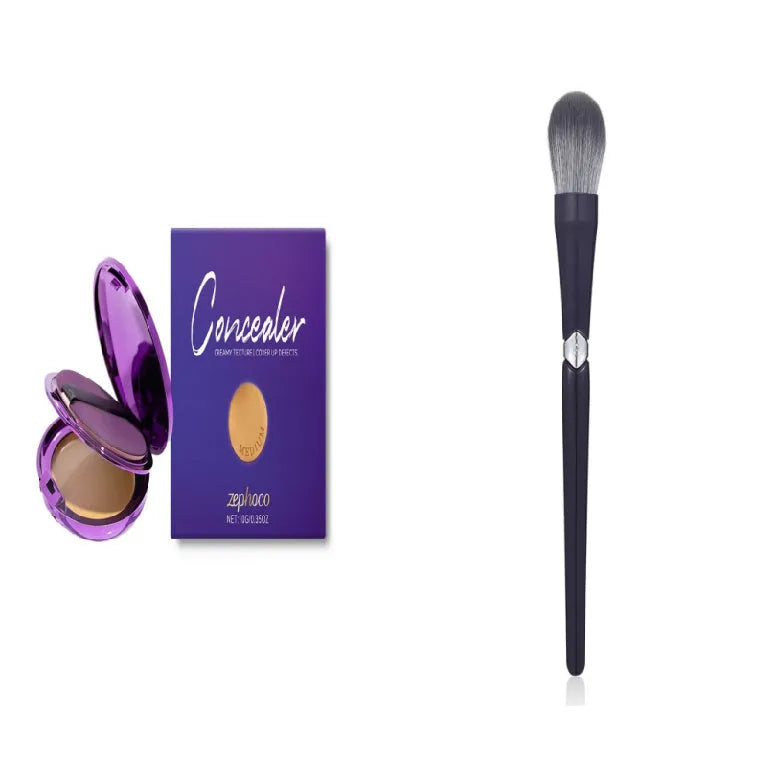 Efficient concealer plate with water and sweet almond oil formula in three shade options