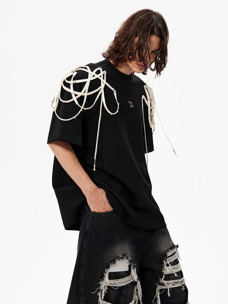 Black loose fit short-sleeved T-shirt with padded shoulder rivet ribbon detail