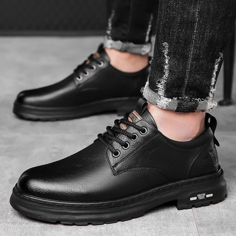 Men's retro casual leather shoes in black and brown with round toe and artificial PU upper