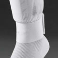 Red elastic rubber shin guard fixing strap for football and sports, shown at 25cm length.