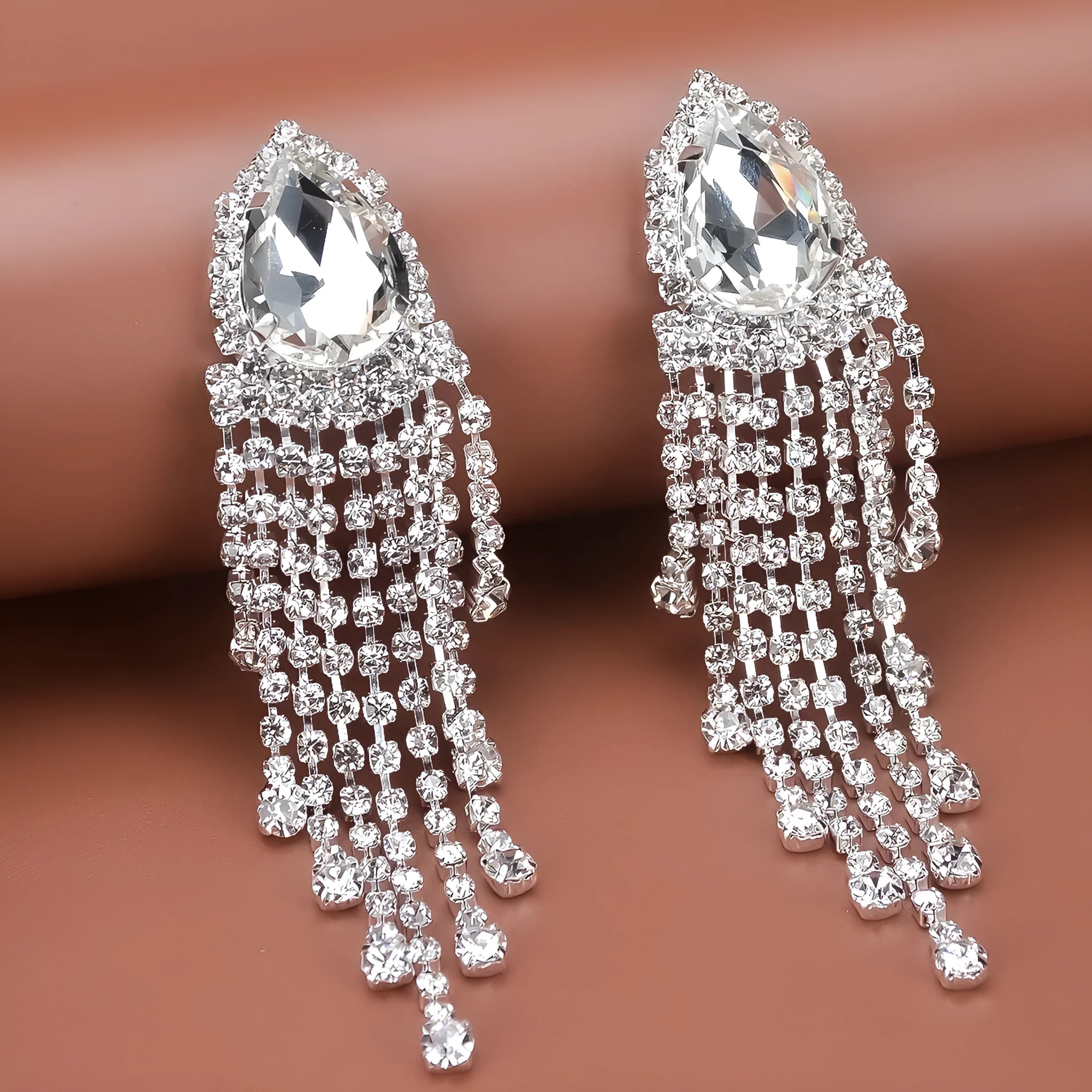 Rhinestone tassel earrings drop-shaped diamond treatment process silver green red 10x2.5cm women fashion OL