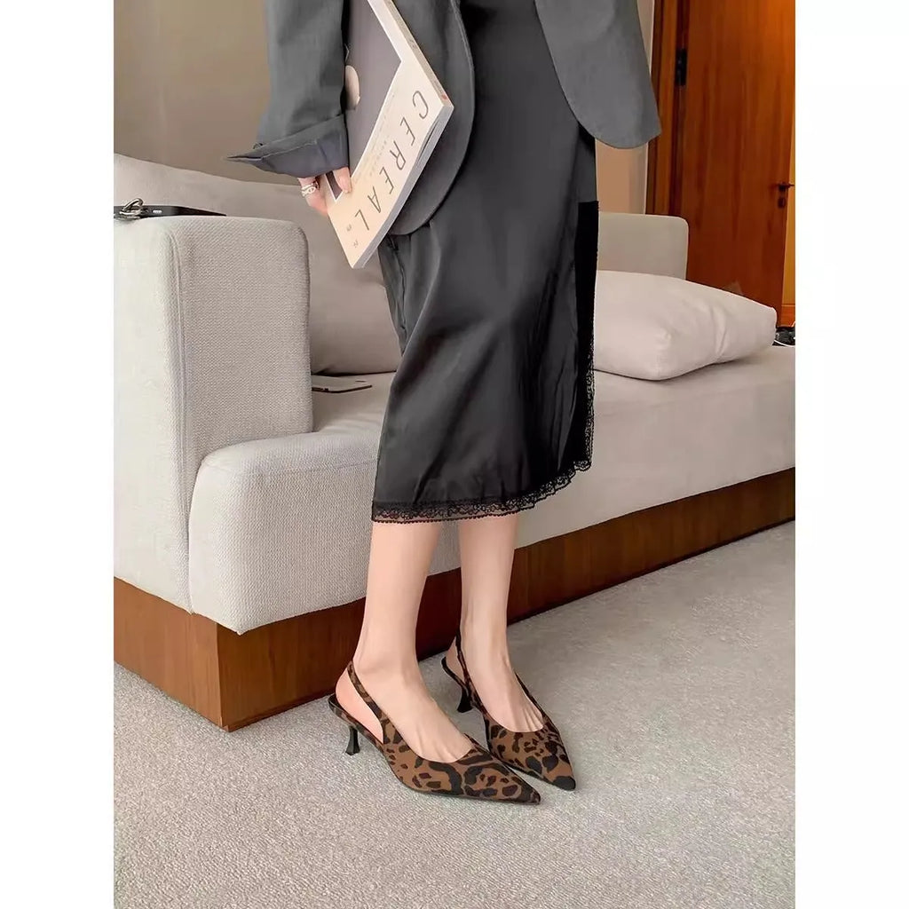 Women's pointed-toe mid heel stiletto pumps in nude or black microfiber, sizes 34-42, shallow mouth design