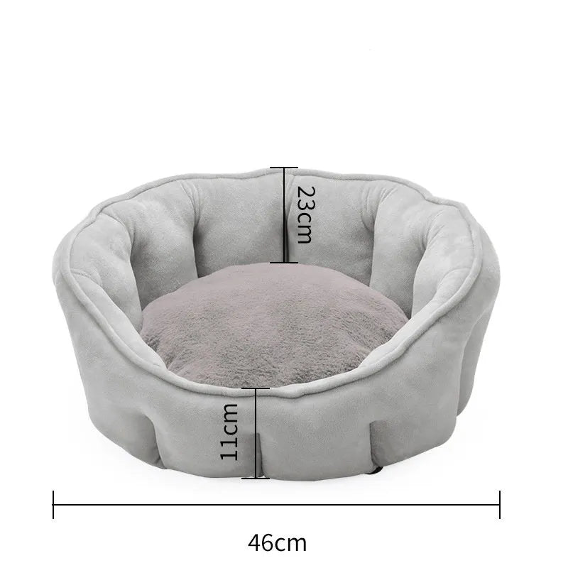 Grey plush cat kennel mat with an integrated hammock, measuring 46cm wide.