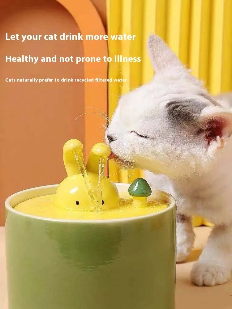 Ceramic automatic water dispenser for cats and dogs, rabbit white colour with circulating water