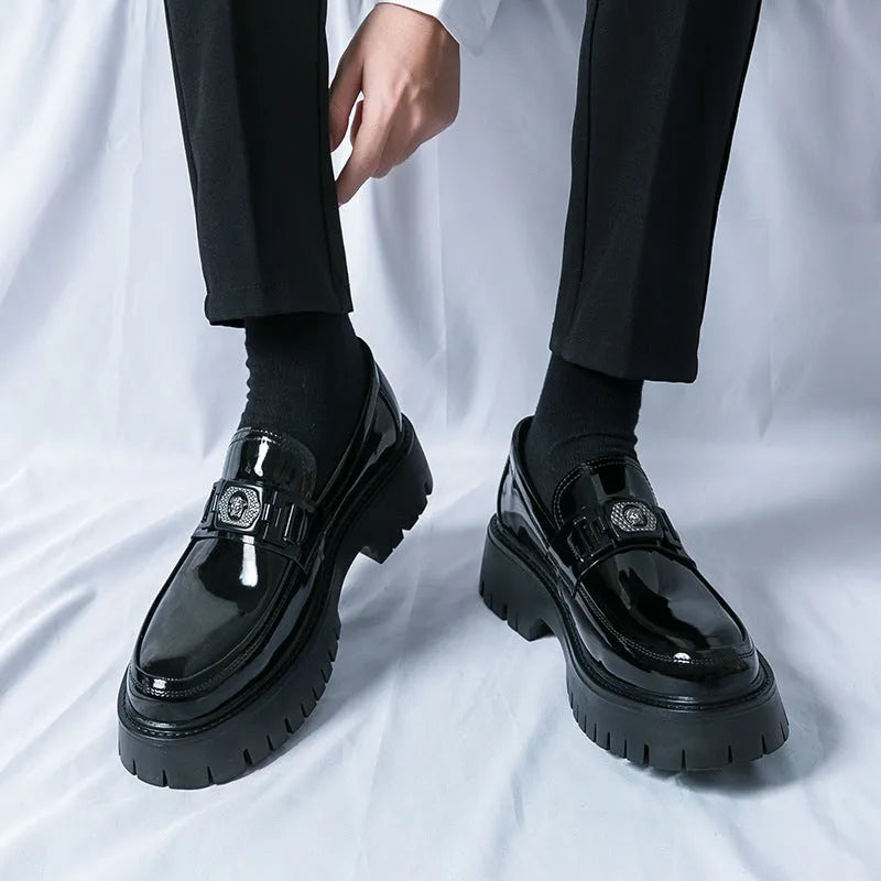 Men's glossy black PU leather loafers with low heel for summer wear