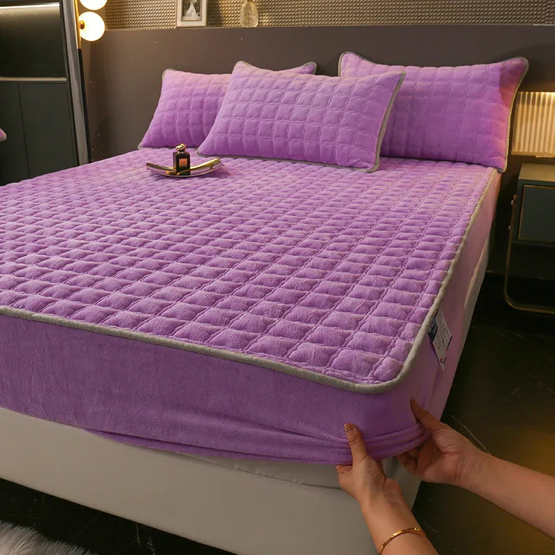 Fleece-lined milk fiber quilted fitted sheet in simple style for single bed, winter thickened