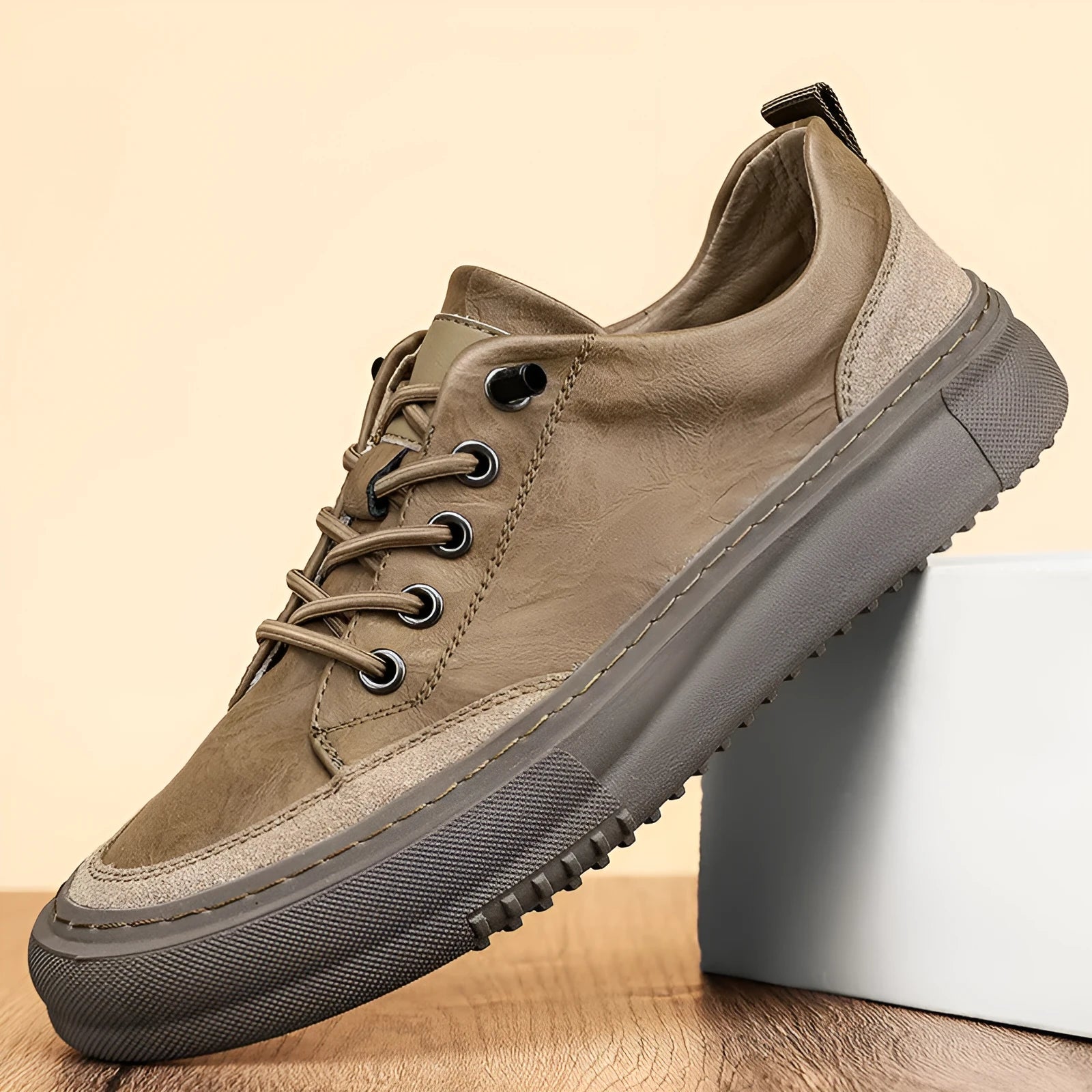 British round toe men's leather casual shoes in black with microfiber upper and rubber sole