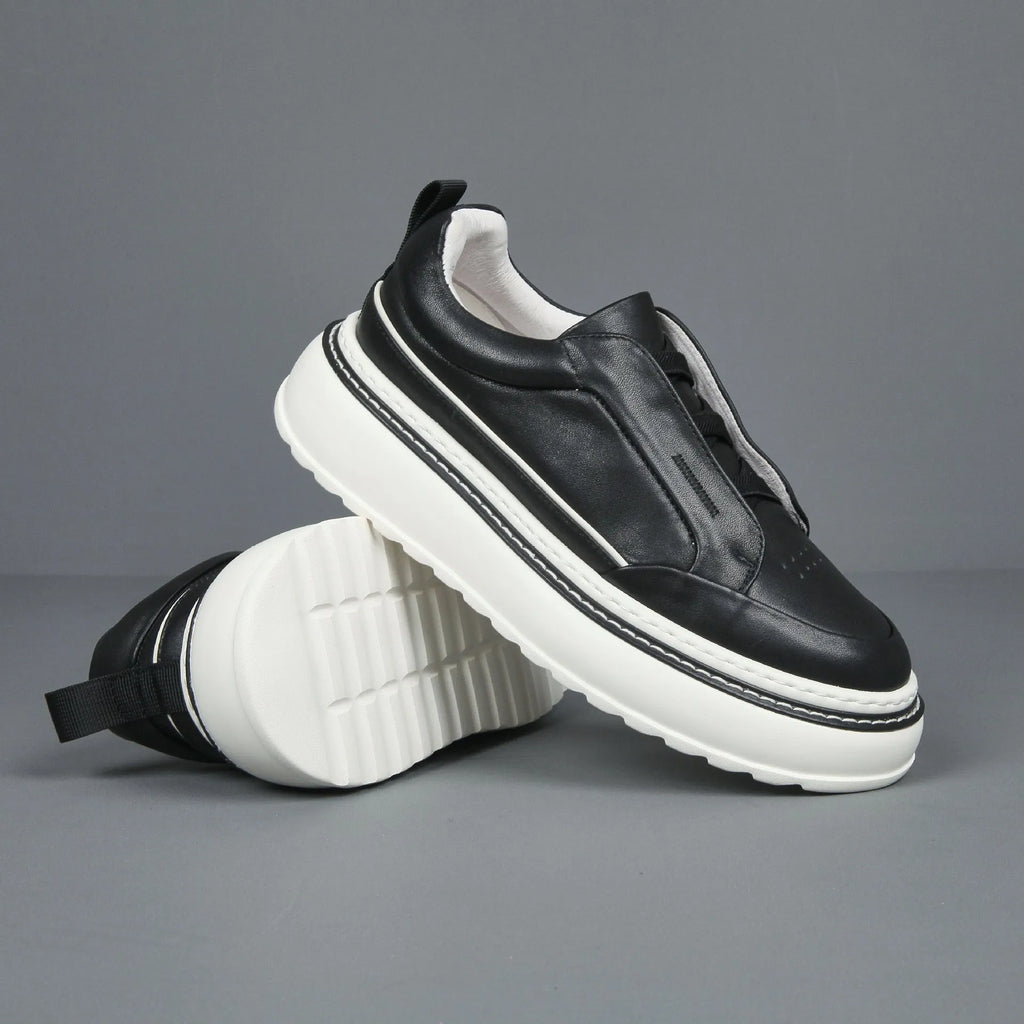 Casual slip-on sneaker in black with elastic band, first layer cowhide upper, foam sole, platform mid heel 3-5cm