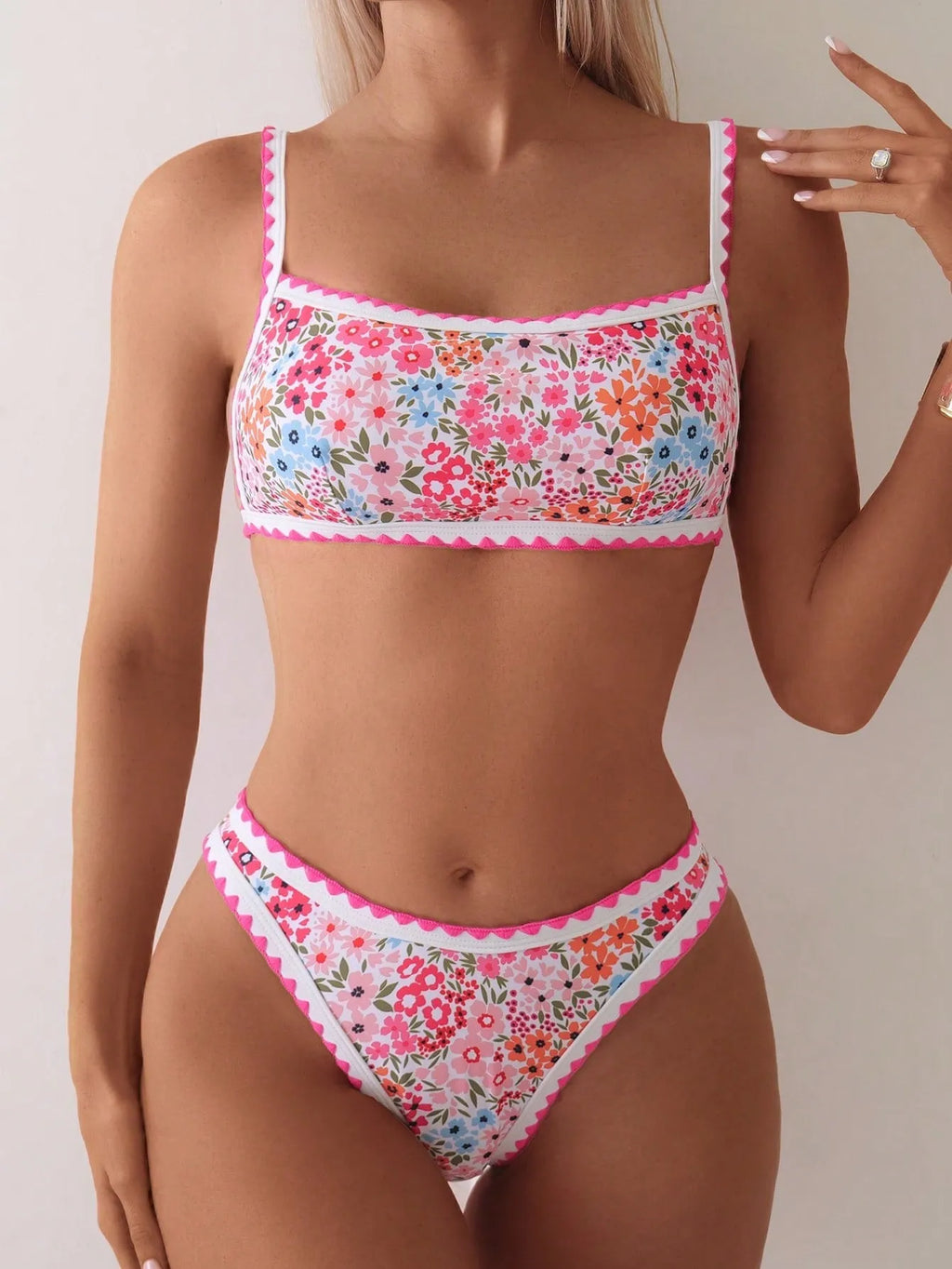 Women's printed lace-up bikini swimsuit with split side briefs in polyester fabric