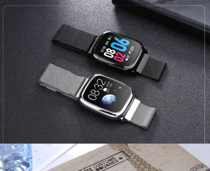 Smart pedometer watch with temperature measurement in black or silver with 1.3 inch screen