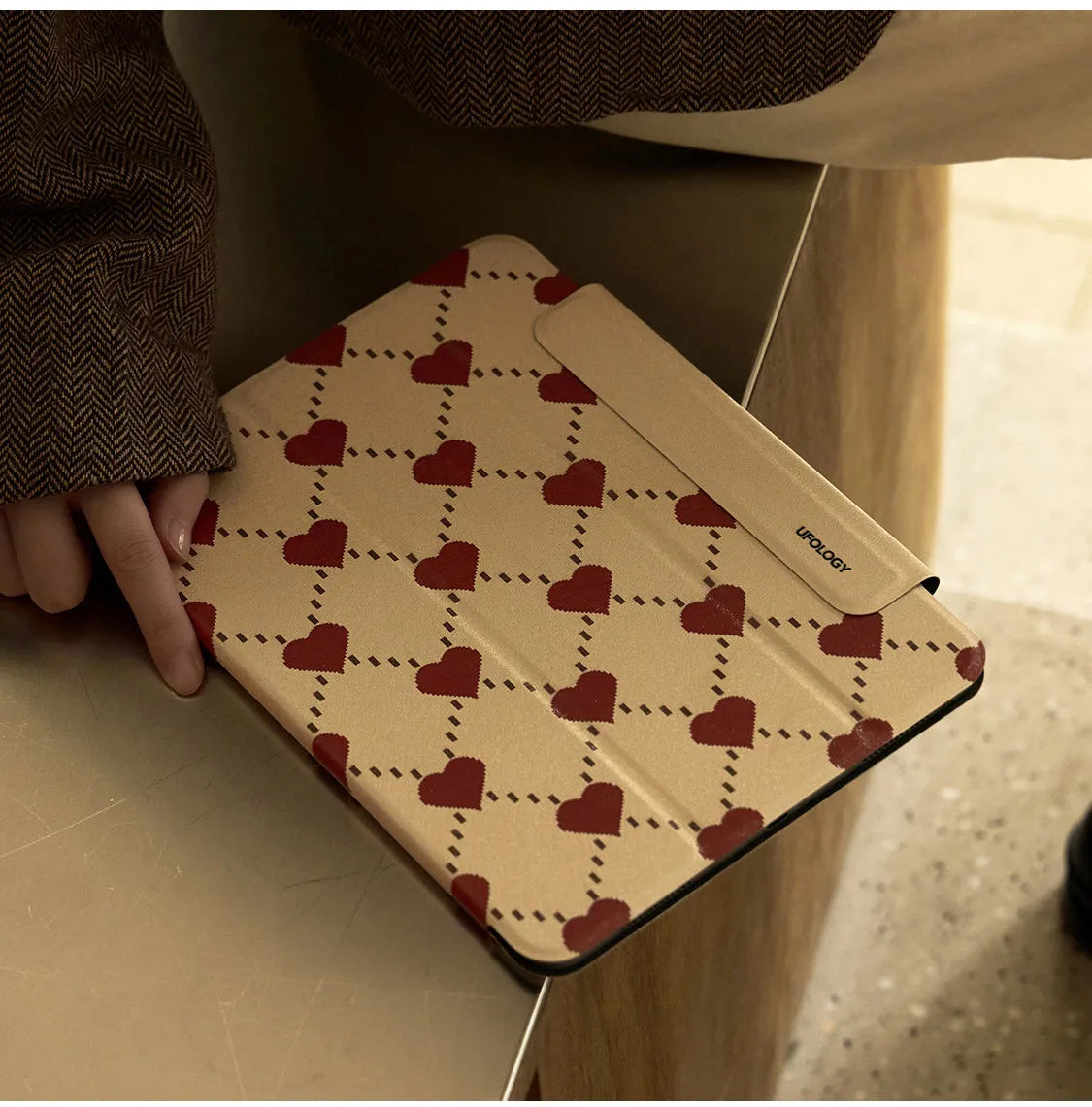 Double sided magnetic suction flat plate protective shell for iPad Air 4 and Air 5 tablets.