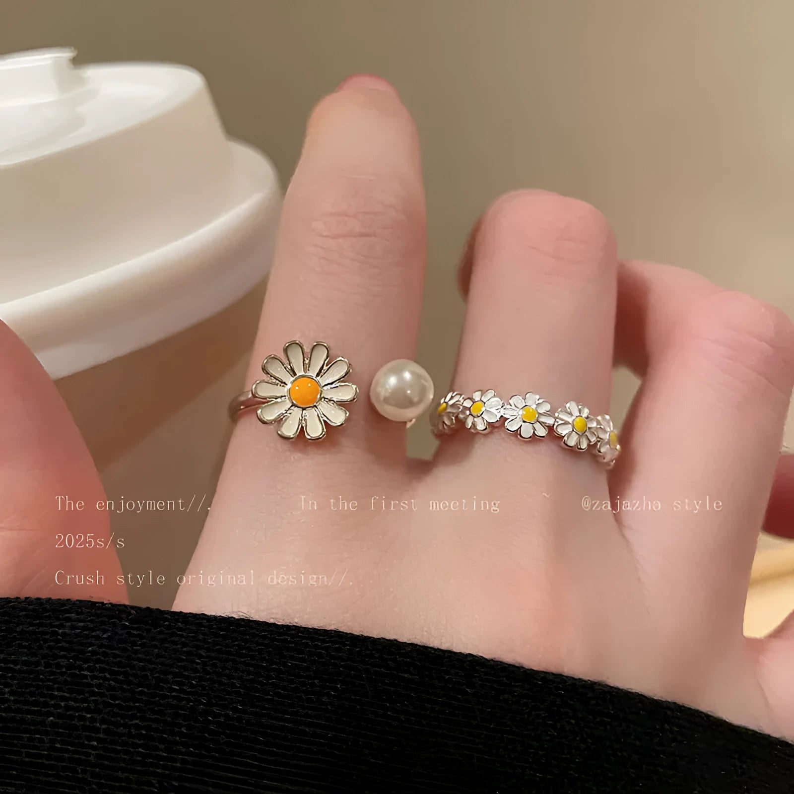 Adjustable women's copper ring with flower pearl decoration and opening twin ring design