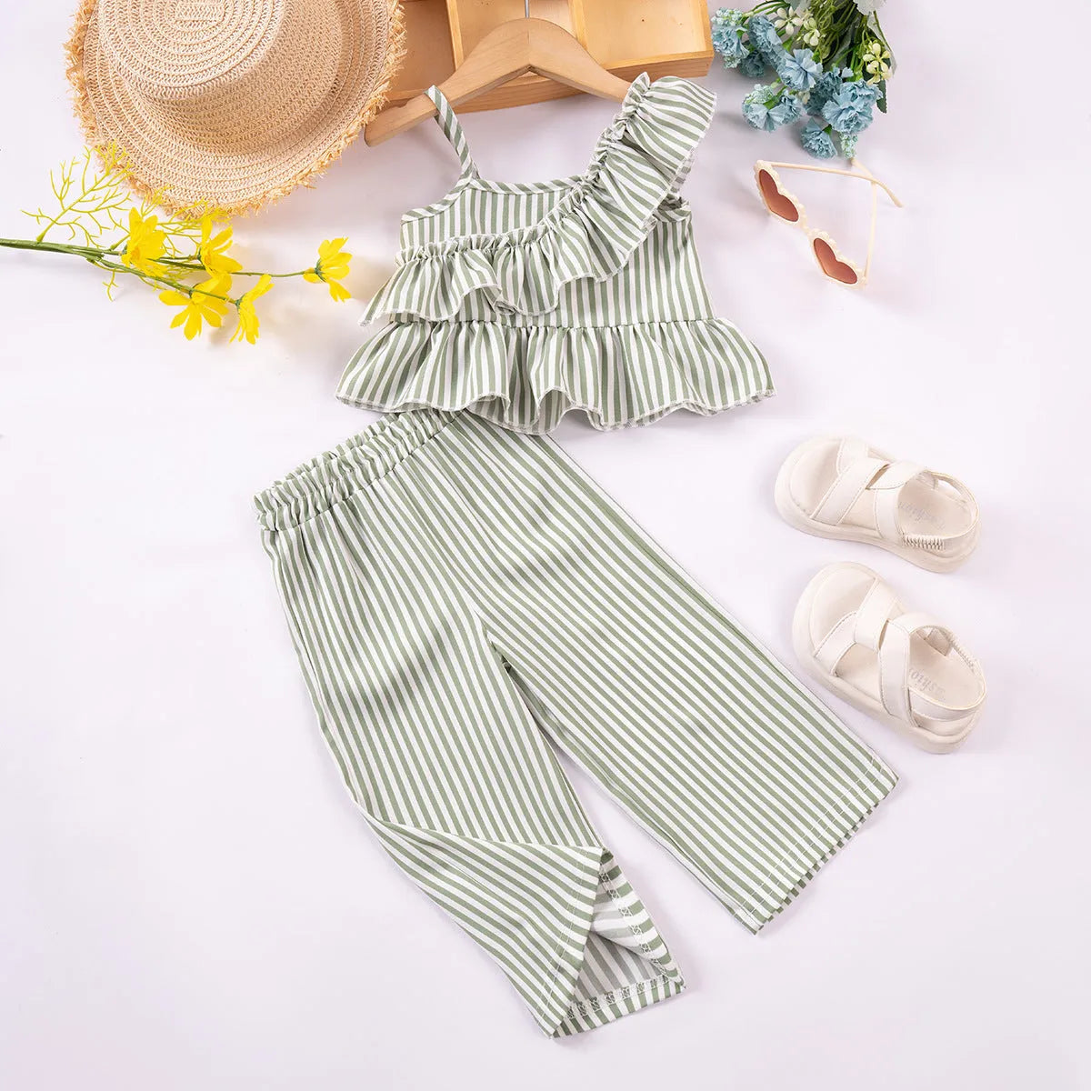 Girls striped spaghetti strap top and shorts two-piece set in emerald