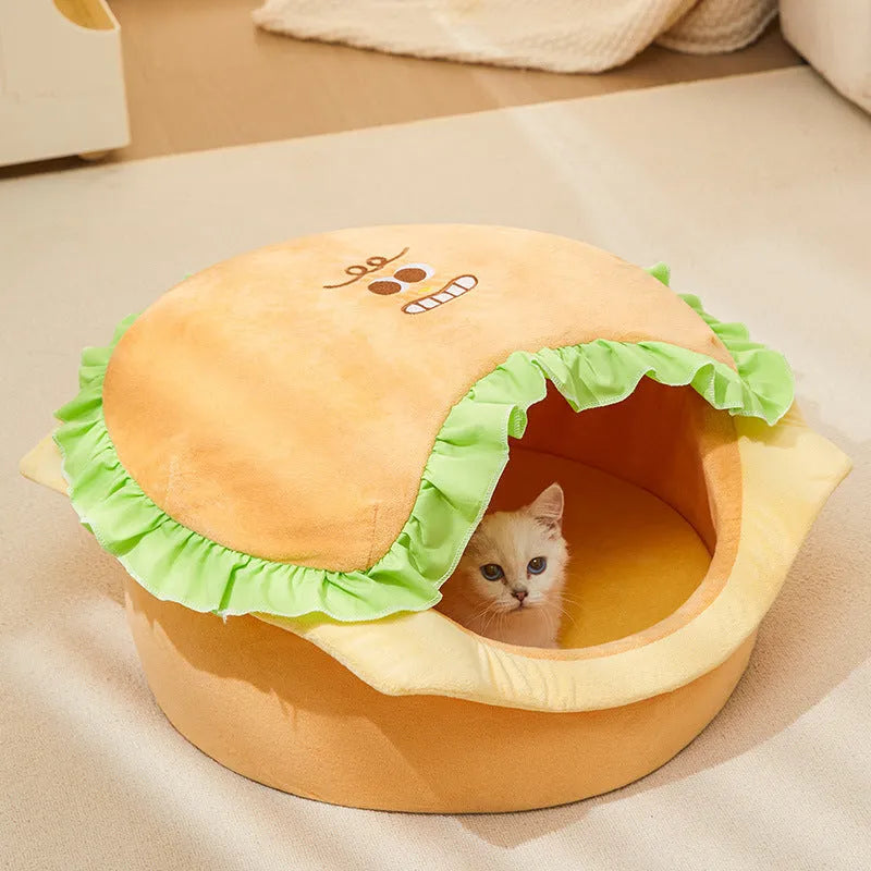 Disassemblable insulated cat kennel with removable lining for seasonal use